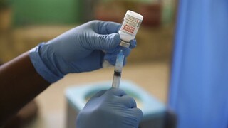 Κορωνοϊός: Η Moderna υπέβαλε αίτημα στον FDA για μια τέταρτη δόση του εμβολίου της