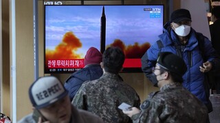 Βόρεια Κορέα: Νέα δοκιμή με εκτοξεύτηρα πολλαπλών πυραύλων - Ανησυχεί η Σεούλ