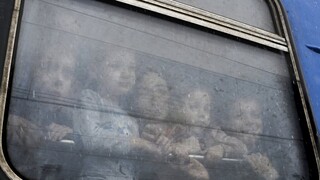 Παιδιά μεταφέρθηκαν από τη Μαριούπολη σε πόλη φιλορώσων αυτονομιστών στο Ντονμπάς