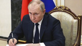 Ανάλυση AFP: Πιστή στον Πούτιν η ρωσική πολιτική ελίτ - Προσεκτικοί οι ολιγάρχες