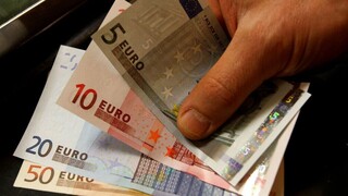 Επίδομα 200 ευρώ: Ποιοι είναι οι δικαιούχοι της έκτακτης ενίσχυσης