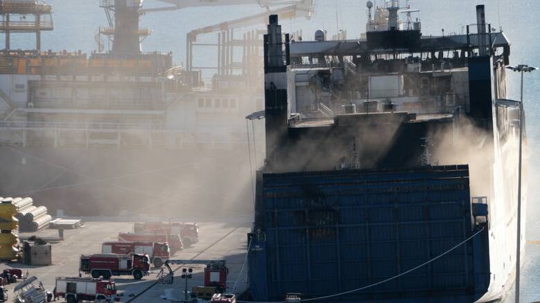 Euroferry Olympia: Εντοπίστηκαν άλλοι δύο σοροί στο τρίτο γκαράζ του πλοίου