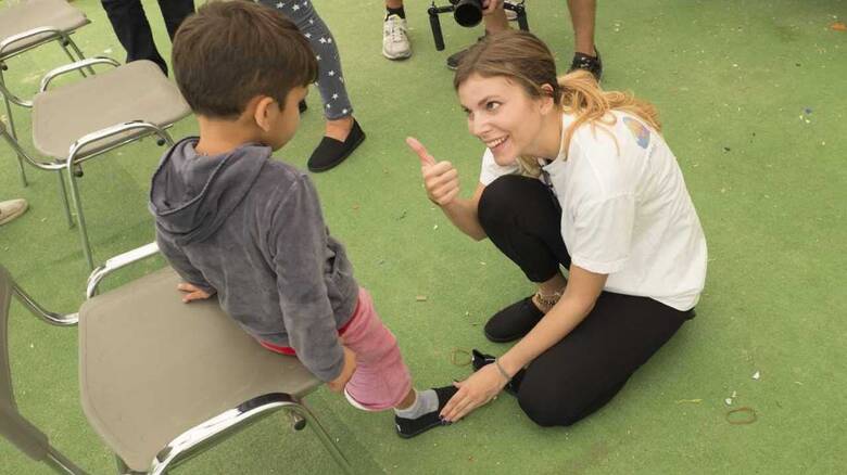 «Μαζί για το Παιδί»: Σε συνεργασία με φορείς προσφέρουν περισσότερα από 20.000 παπούτσια σε παιδιά