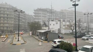 «Απόκοσμες» εικόνες στη Θεσσαλονίκη: Πυκνή ομίχλη κάλυψε την πόλη