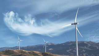 Πλεονασματικός ο λογαριασμός των Ανανεώσιμων Πηγών Ενέργειας για το 2021-2022