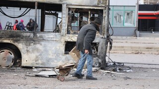 Ουκρανία: Ελπίδες για απομάκρυνση των αμάχων στη Μαριούπολη - Η Ρωσία στοχεύει το Ντονμπάς