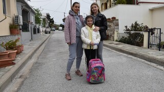 Άη Στράτης: Η Ουκρανή μετανάστρια γιαγιά υποδέχεται 25 χρόνια μετά ως πρόσφυγα την κόρη της