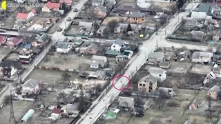 Βίντεο - ντοκουμέντο από την Ουκρανία: Άμαχος ποδηλάτης πέφτει νεκρός στη Μπούτσα
