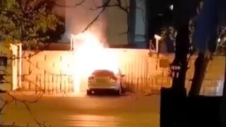 Όχημα έπεσε στην πύλη της ρωσικής πρεσβείας στο Βουκουρέστι - Νεκρός ο οδηγός