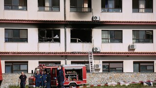 Φωτιά στο Παπανικολάου: Καρέ - καρέ η πυρκαγιά που ξέσπασε στο νοσοκομείο