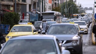 Κυκλοφοριακό κομφούζιο στο κέντρο της Αθήνας: Σε ποιους δρόμους επικρατεί το αδιαχώρητο