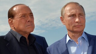 Σίλβιο Μπερλουσκόνι: «Βαθιά απογοητευμένος και στεναχωρημένος» από τον φίλο του Πούτιν