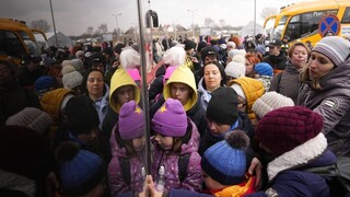 Πόλεμος στην Ουκρανία: Έφτασαν 306 Ουκρανοί πρόσφυγες στη χώρα – 57 παιδιά