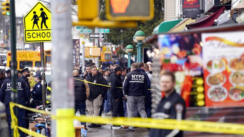 Μπρούκλιν: 13 τραυματίες από πυροβολισμούς - Εντοπίστηκαν εκρηκτικοί μηχανισμοί στο μετρό