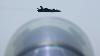 J-20: Η Κίνα στέλνει το πιο προηγμένο της μαχητικό τζετ για περιπολίες σε αμφισβητούμενες περιοχές