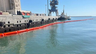 Τυνησία: Δύτες επιθεωρούν το δεξαμενόπλοιο που ναυάγησε στην Γκαμπές