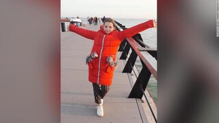 Μόνη σε ξένη χώρα, τραυματισμένη και μόλις 12 ετών: Το νέο πρόσωπο της ρωσικής προπαγάνδας