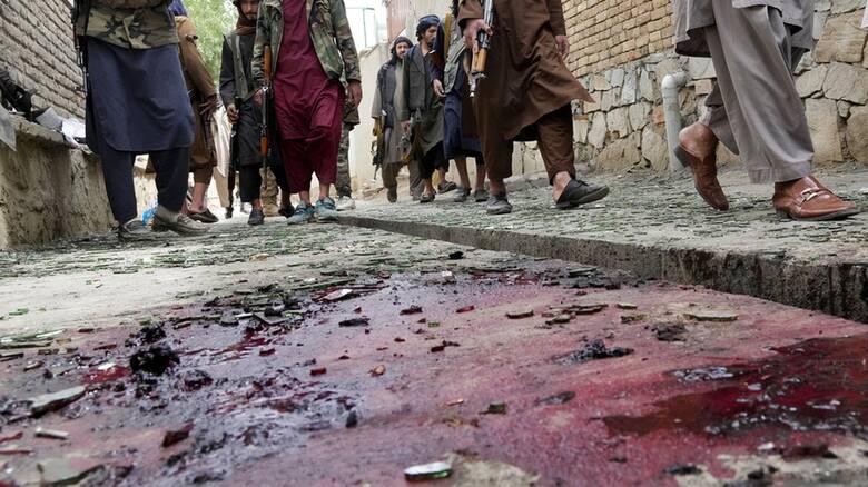 Τουλάχιστον έξι νεκροί και 17 τραυματίες από εκρήξεις σε σχολείο κοντά στην Καμπούλ