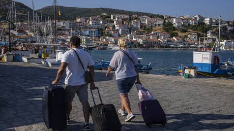 Guardian: Ο τουριστικός τομέας στην Ελλάδα ανακάμπτει μετά την πανδημία