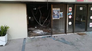 Εμπρηστική επίθεση σε γραφεία της Νέας Δημοκρατίας στην Πεύκη