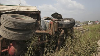 Πολύνεκρο τροχαίο στη Νιγηρία μετά από σύγκρουση λεωφορείου με φορτηγό