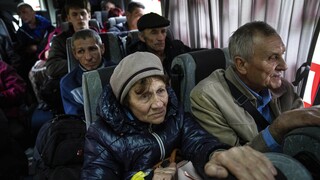 Πόλεμος στην Ουκρανία: Απομακρύνθηκαν άμαχοι από το εργοστάσιο Αζοβστάλ στην Μαριούπολη