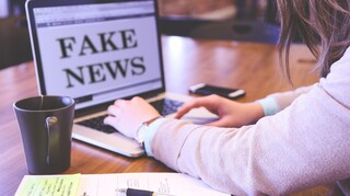 Eνημερωτική καμπάνια κατά των fake news από τις ενώσεις εκδοτών Τύπου