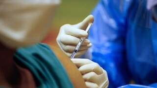 Κορωνοϊός: Τι ισχύει για την ενισχυτική δόση εμβολιασμού και την προστασία από την Όμικρον