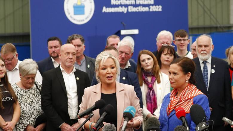 Βόρεια Ιρλανδία: «Νέα εποχή» μετά τη νίκη του Σιν Φέιν στις τοπικές εκλογές