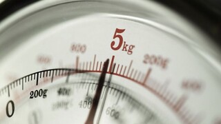 Έρευνα: Αυξημένος ο κίνδυνος καταγμάτων για τις παχύσαρκες γυναίκες και τους πολύ αδύνατους άνδρες