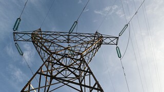 Ηλεκτρικό ρεύμα:Στα χέρια της κυβέρνησης το πόρισμα της ΡΑΕ για τα υπερέσοδα των εταιρειών ενέργειας