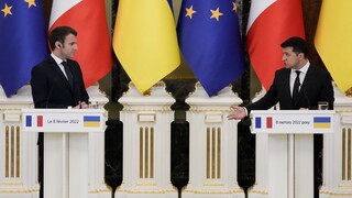 Γαλλία: Διαψεύδεται ότι ο Μακρόν ζήτησε από τον Ζελένσκι να παραχωρήσει εδάφη στην Ρωσία