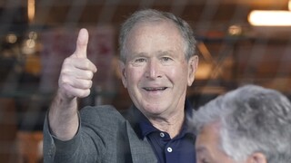 Αδικαιολόγητη η εισβολή στο Ιράκ: Ο Τζορτζ Μπους μπερδεύει τα λόγια του και το twitter σχολιάζει