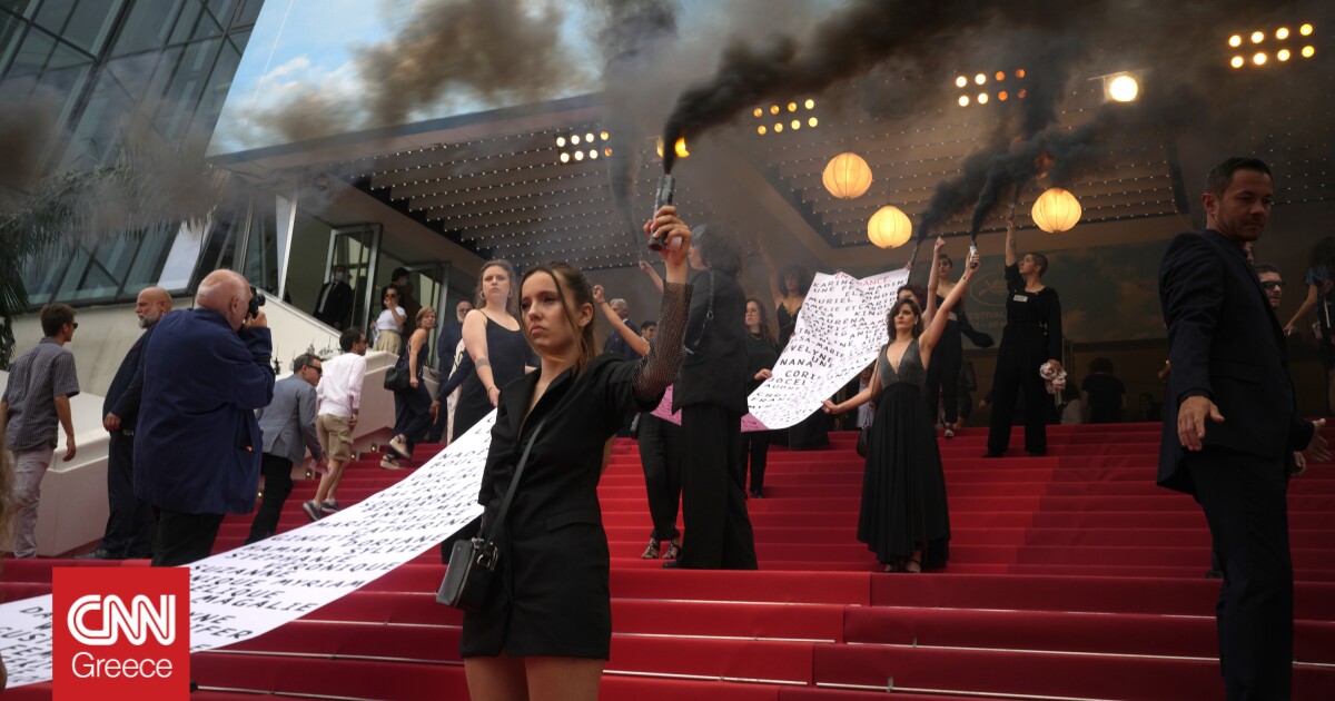 Cannes 2022 : « 129 meurtres du dernier festival » – Une banderole pour les victimes