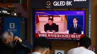 Βόρεια Κορέα: Εκτόξευσε τρεις βαλλιστικούς πυραύλους – Ο ένας ήταν διηπειρωτικός