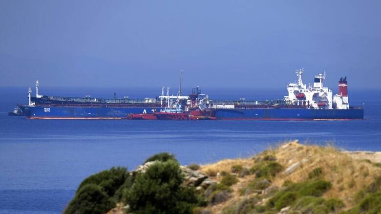 Το Ιράν κρατά δύο τάνκερ με εννέα Έλληνες και άλλους 40 ναυτικούς - Πειρατεία καταγγέλλει η Αθήνα