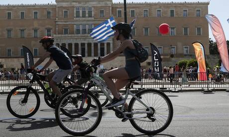 Στιγμές από τον 27ο Ποδηλατικό Γύρο της Αθήνας