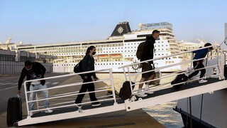 Κορωνοϊός: Παραμένει η χρήση μάσκας στα ταξί - Τι ισχύει για τα πλοία
