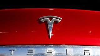 Ίλον Μασκ: Η Tesla χρειάζεται να μειώσει το προσωπικό της κατά 10%