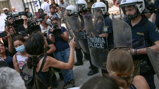 Θεσσαλονίκη: Νέα εστία έντασης στο ΑΠΘ - Διαμαρτυρία φοιτητών έξω από την πρυτανεία