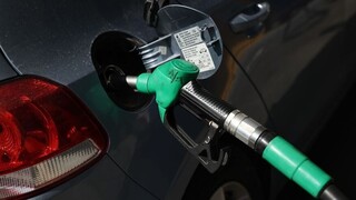 «Φωτιά» στα καύσιμα: Χωρίς τέλος το «ράλι» ανόδου της τιμής της βενζίνης