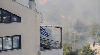 Φωτιά στη Βούλα - Βάρη: Γιατί εξαπλώθηκε τόσο γρήγορα η πυρκαγιά