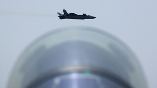 Για «επικίνδυνη» αναχαίτιση κατηγορεί την Πολεμική Αεροπορία της Κίνας η Αυστραλία