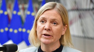 Σουηδία: Κούρδισσα βουλευτής, πρώην μαχήτρια των πεσμεργκά, «διέσωσε» την κυβέρνηση Άντερσον
