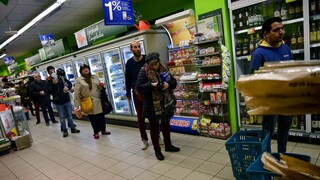 Η Ισπανία προωθεί πρόστιμα για σουπερμάρκετ και εστιατόρια που πετούν τρόφιμα στα σκουπίδια