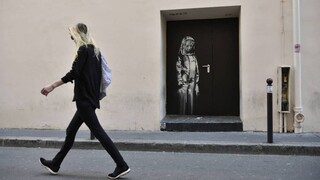 Γαλλία: Ξεκίνησε η δίκη για την κλοπή του έργου του Μπάνκσι, αφιερωμένου στα θύματα του Μπατακλάν