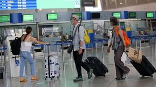 Κορωνοϊός - ΗΠΑ: Τέλος στο αρνητικό τεστ για ταξιδιώτες που φτάνουν αεροπορικώς