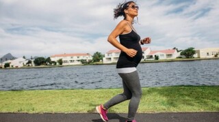 Η άσκηση μειώνει τα συμπτώματα κατάθλιψης και άγχους κατά την εγκυμοσύνη και τη λοχεία