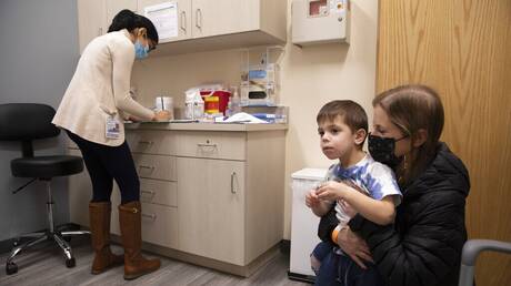 FDA: Αποτελεσματικά τα εμβόλια της Pfizer για παιδιά κάτω των πέντε ετών