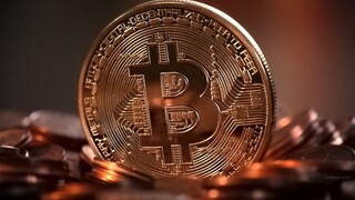 Bitcoin: «Βουλιάζει» στα 23.900 δολάρια